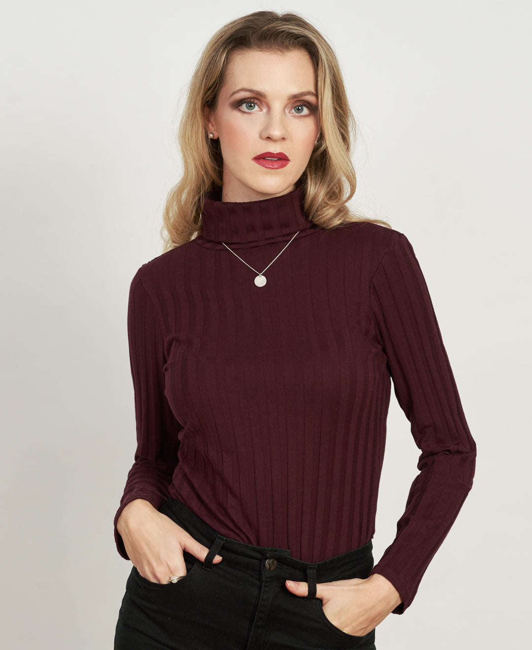 Col roulé bourgogne en coton biologique fait au Québec