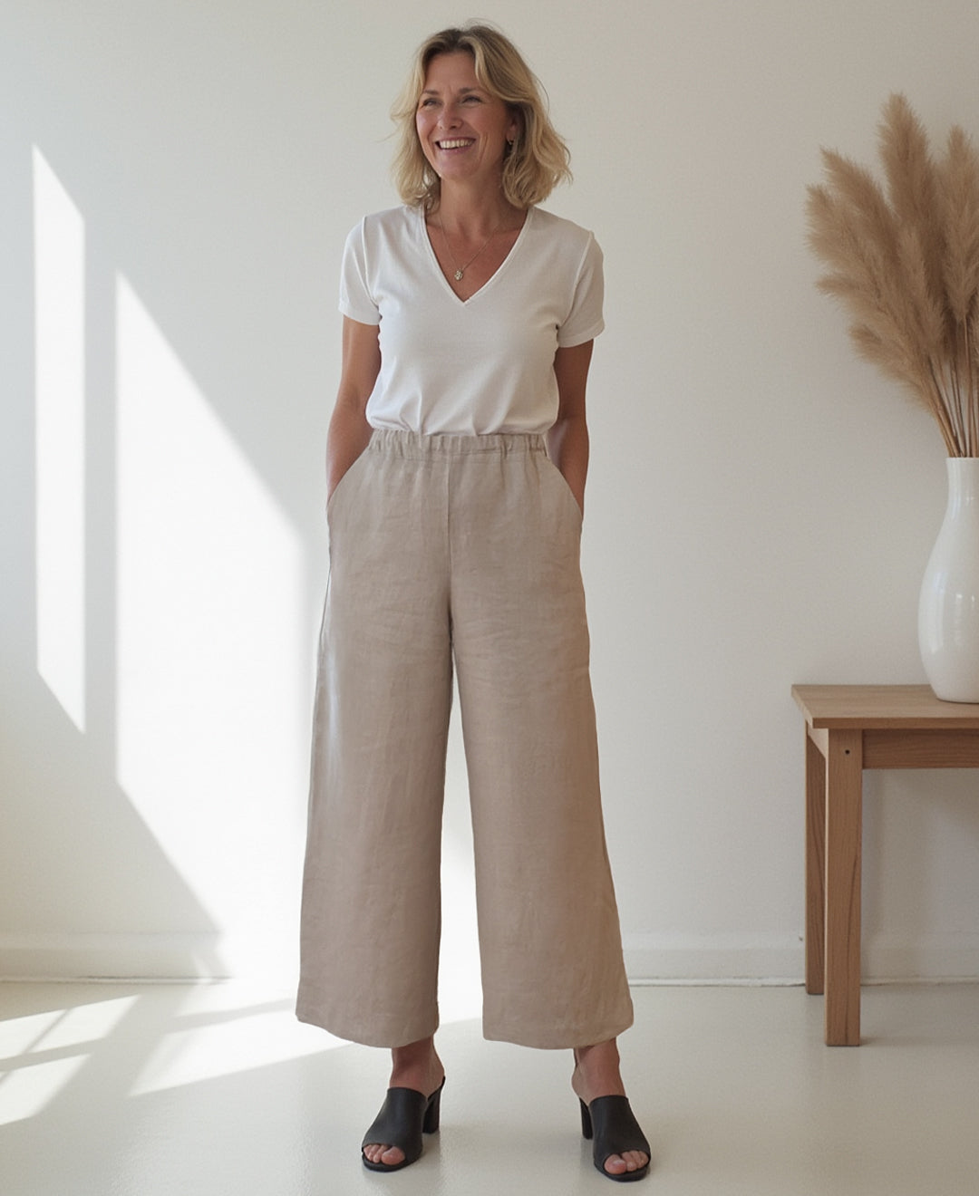 Pantalon à jambe large taille élastique en lin beige fait au Québec