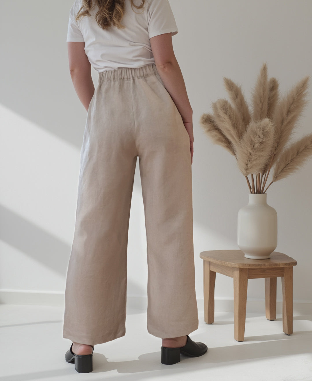 Pantalon à jambe large taille élastique en lin beige fait au Québec