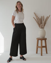 Pantalon à jambe large taille élastique en lin noir fait au Québec