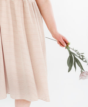 Robe Amande rayée en coton biologique faite au Québec