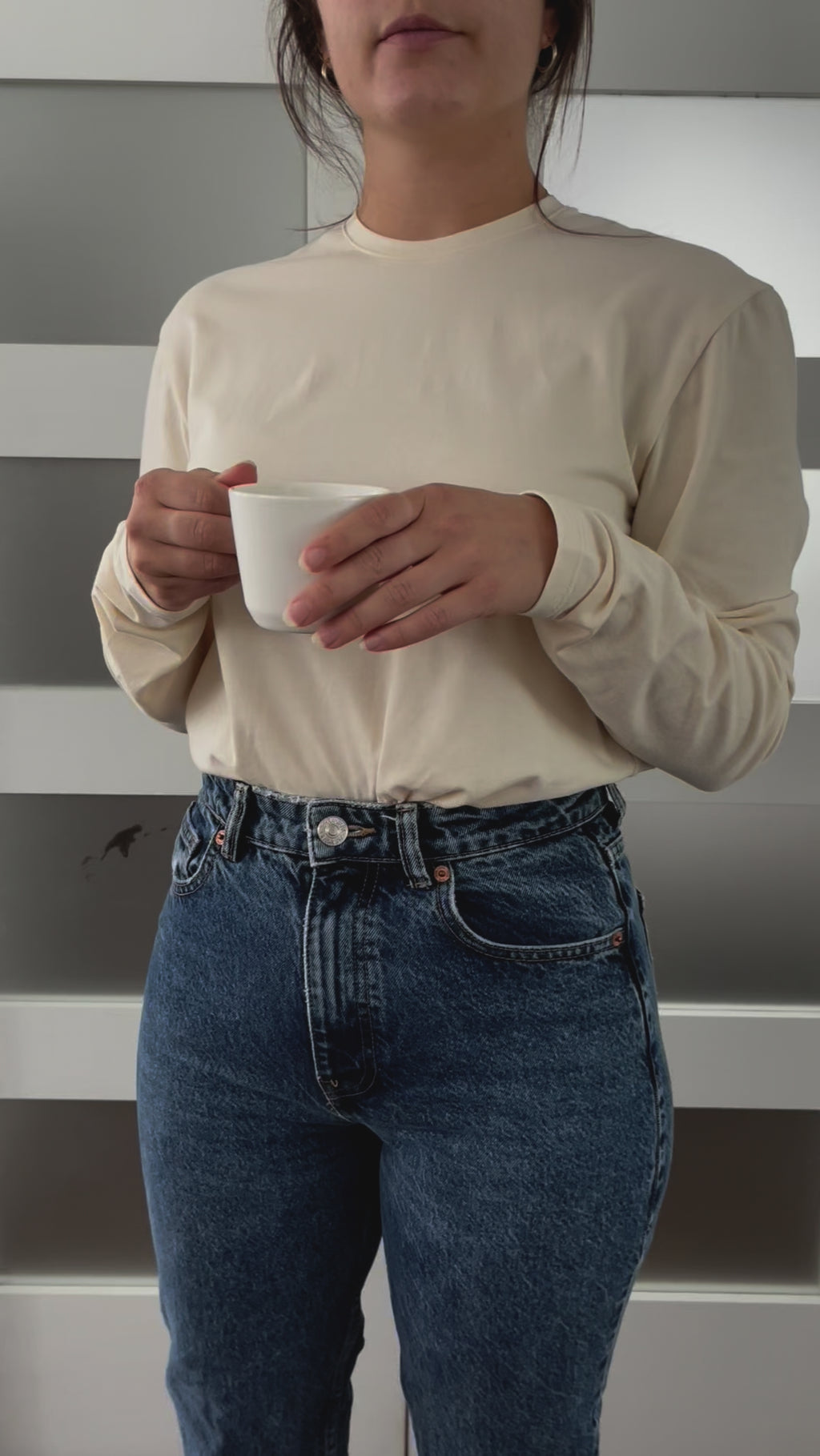 Chandail noir en coton bio fait au Québec