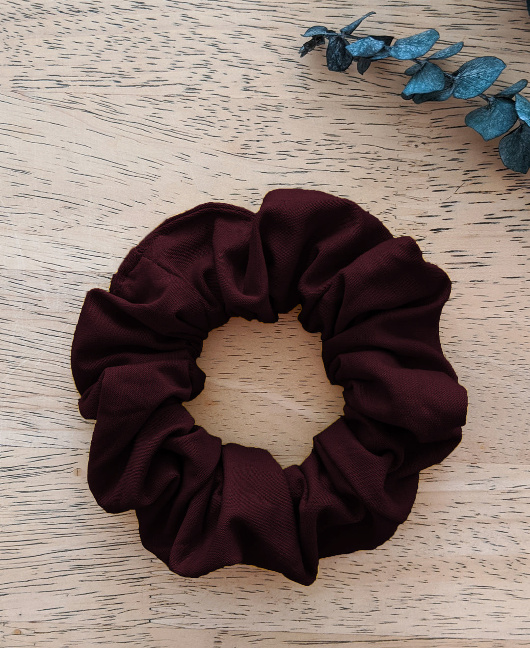 Chouchou bourgogne en coton biologique fait au Québec Burgundy