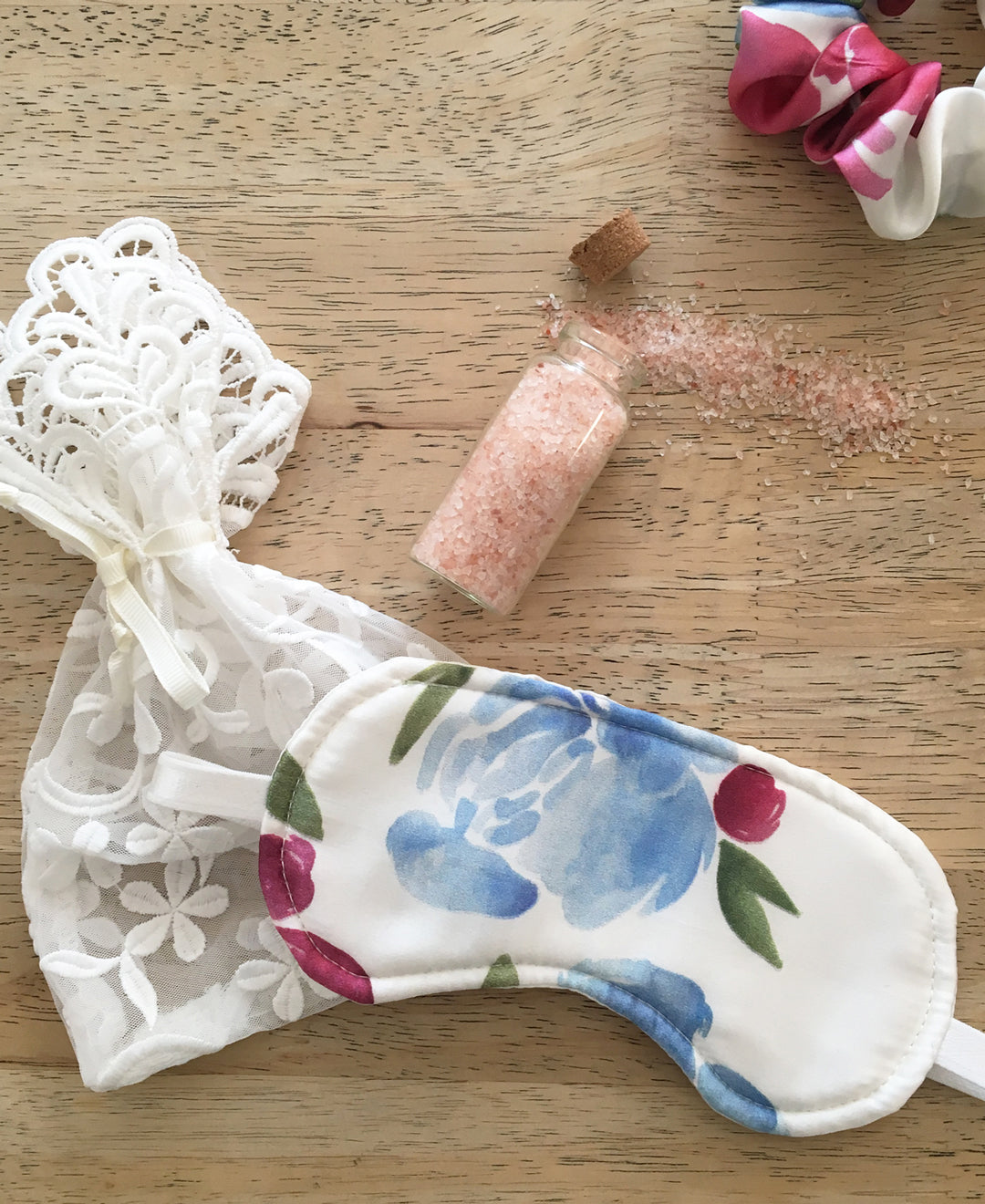 Petite pochette de dentelle blanche fait au Québec